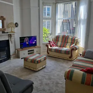 Lawnswood Apartment